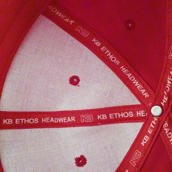 NWOT KB ETHOS Premium Headwear Cap. Red. Size L. 7  1/4. - Picture 4 of 8
